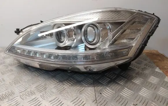 Mercedes-Benz S W221 Headlight/headlamp A2218201939