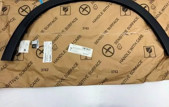 Mercedes-Benz GLC C254 Rear arch trim L110352003 A2548850600 40570699790