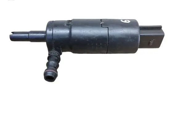 Volkswagen PASSAT B6 Headlight washer pump 3B7955681