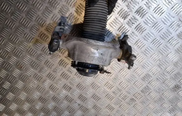 Porsche Cayenne (92A) Front shock absorber mounting bracket 7P0512331