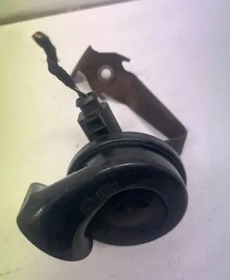 Nissan Qashqai Horn signal A28657625