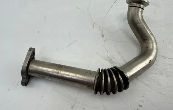 Volkswagen PASSAT B7 EGR valve line/pipe/hose 03L131521R