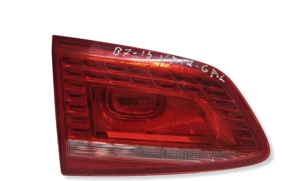 Volkswagen Passat Alltrack Tailgate rear/tail lights E13062