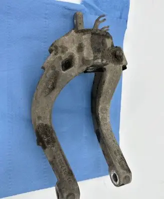 Front lower control arm/wishbone