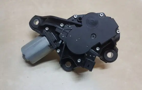 Nissan Qashqai Rear window wiper motor 0390201820