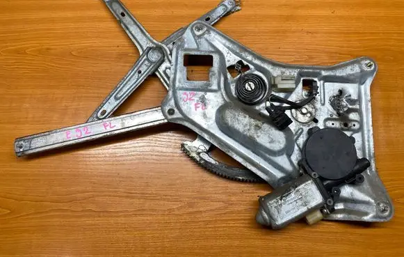 BMW 7 E32 Rear door window regulator with motor 0130821241 680185346000