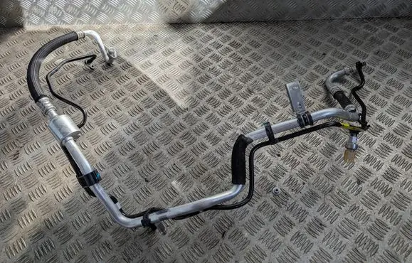 Air conditioning (A/C) pipe/hose