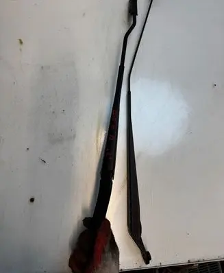 Renault Clio III Front wiper blade arm 3131