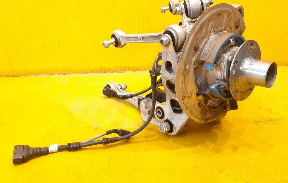 Porsche 911 991 Rear wheel hub spindle/knuckle 99133161233