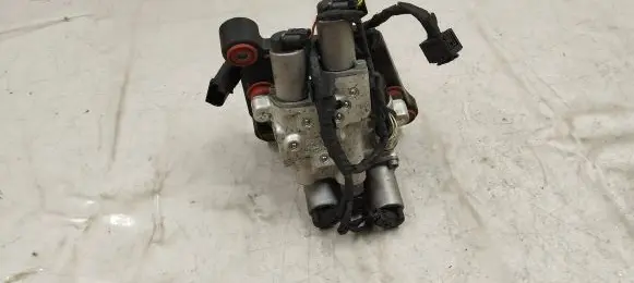 BMW 5 F10 F11 Active stabilizer control/valve assembly 9178774 6775258