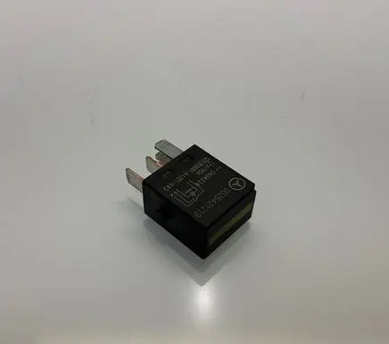 Mercedes-Benz E W211 Other relay 0025421219 040422A A1301X43