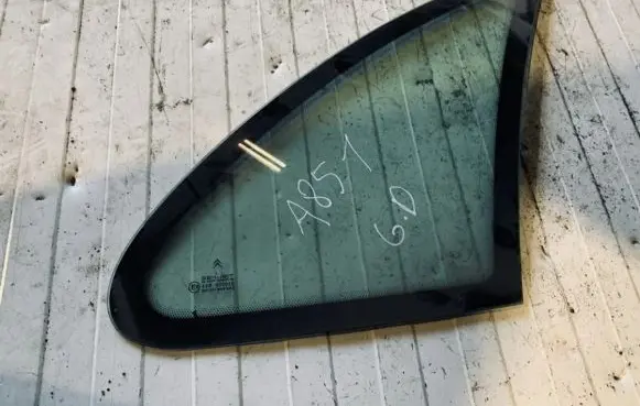 Citroen Xsara Picasso Rear side window