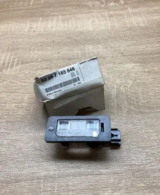 BMW 5 E60 E61 Number plate light 7165646