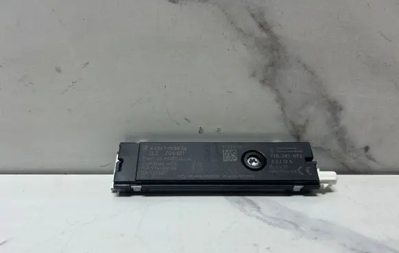Mercedes-Benz A W176 Aerial antenna amplifier A2229055804