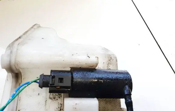 Toyota Yaris Windscreen/windshield washer pump 30357 060303