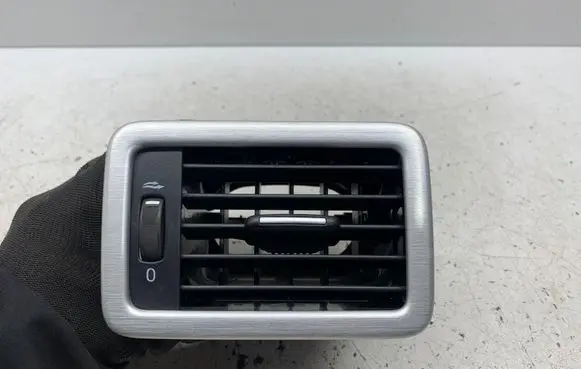 Volvo V70 Dashboard side air vent grill/cover trim 30755183 30755177 30755191