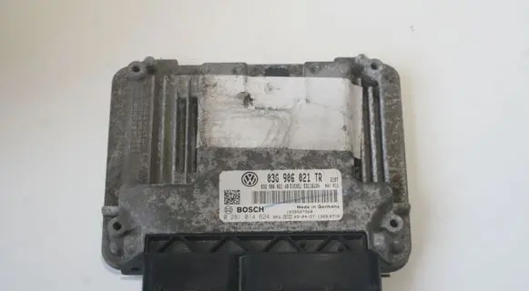 Volkswagen Golf V Engine control unit/module 03G906021TR 0281014624