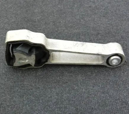 Volvo XC60 Engine mount bracket 30793322