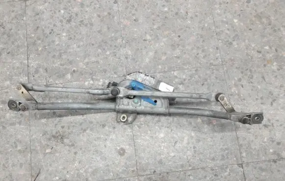 Volkswagen PASSAT B5 Front wiper linkage 8D1955326B