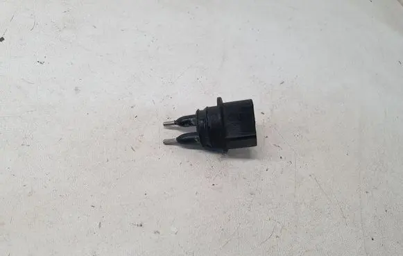 Volkswagen PASSAT B6 Windshield washer fluid level sensor 7M0919376