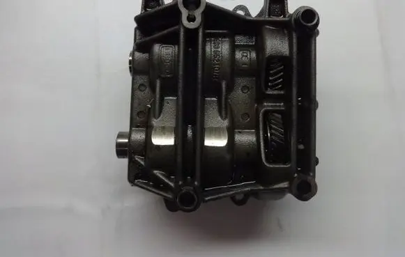 Mercedes-Benz A W169 Oil pump A6400100536