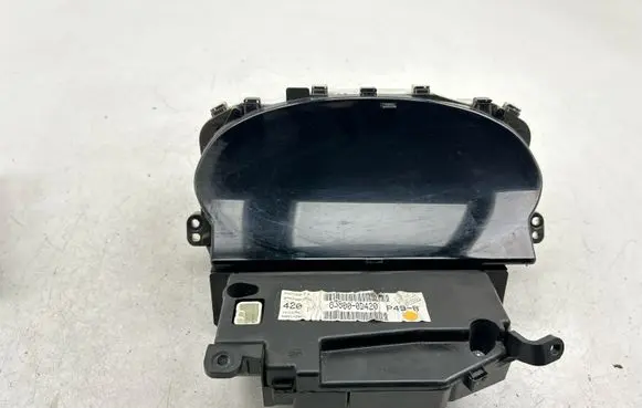 Toyota Yaris Speedometer (instrument cluster) 216558645