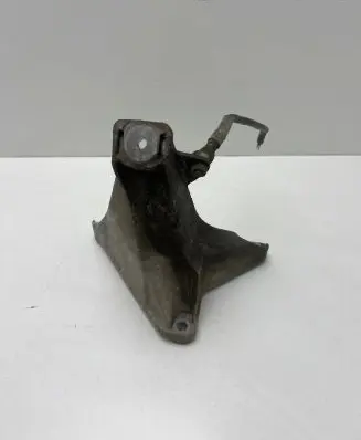 Audi A4 S4 B5 8D Engine mounting bracket 8D0199308F