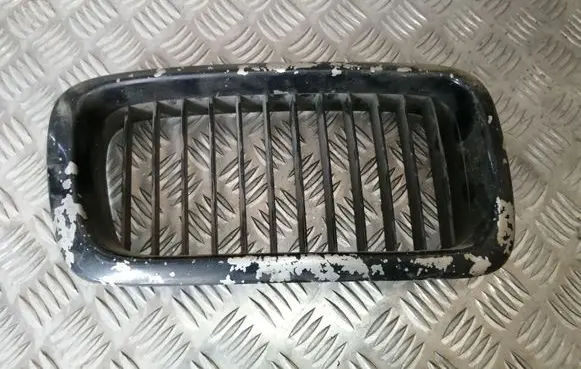 BMW 7 E38 Front grill 8125816 8125812