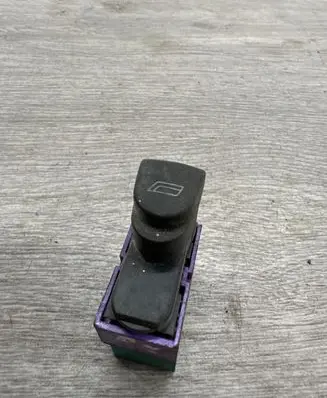 Alfa Romeo 147 Quarter vent window switch 1608