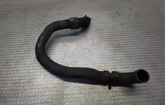 Coolant pipe/hose