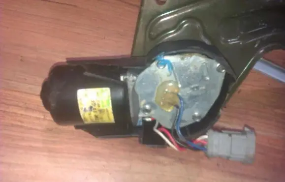Renault Megane I Wiper motor 53548402