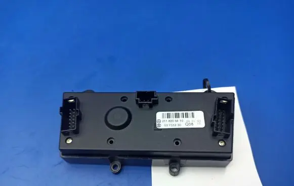 Mercedes-Benz E W211 Auxiliary heating control unit/module 2118206410 03751230 DC2118206410