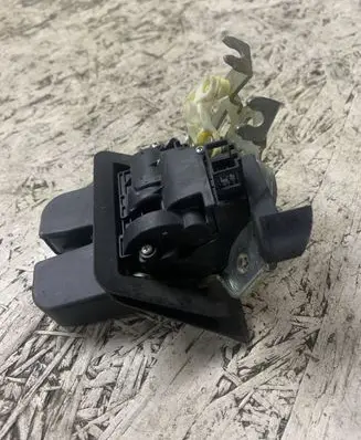 Audi A4 S4 B8 8K Tailgate/trunk/boot lock/catch/latch