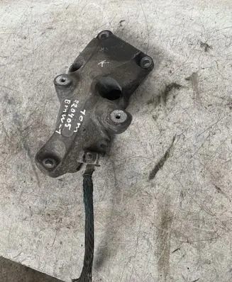 BMW 1 E81 E87 Engine mounting bracket