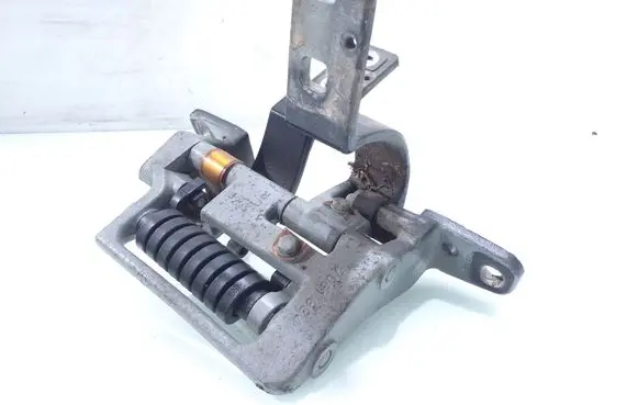 BMW 5 E60 E61 Tailgate/trunk/boot hinge 7061384
