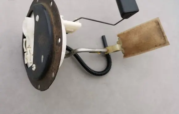 Toyota Avensis Verso Fuel level sensor 