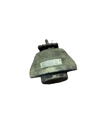 BMW 5 E60 E61 Engine mount bracket 6774620