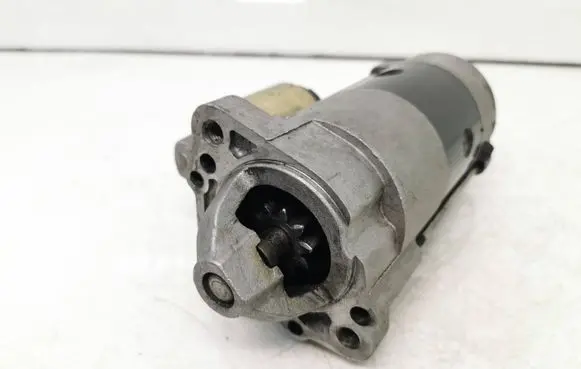 Suzuki Grand Vitara II Starter motor M002T85271 5425 3110068D0