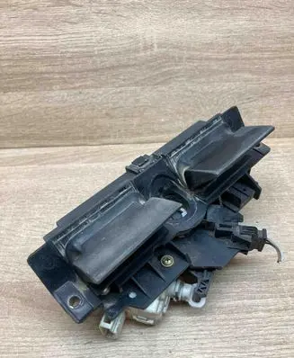Audi A6 S6 C5 4B Tailgate/trunk/boot lock/catch/latch 8D9827565C 4B0827565H WITHPLUG