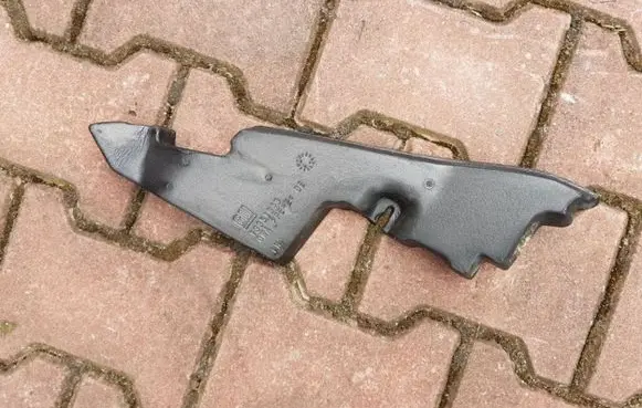 Opel Zafira C Fender foam support/seal 13351843