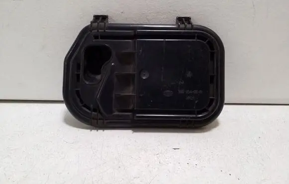 Audi A6 S6 C6 4F Headlight/headlamp dust cover 16016400R