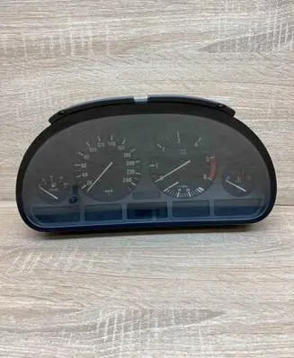 BMW 5 E39 Speedometer (instrument cluster) 8372361 110008735 027