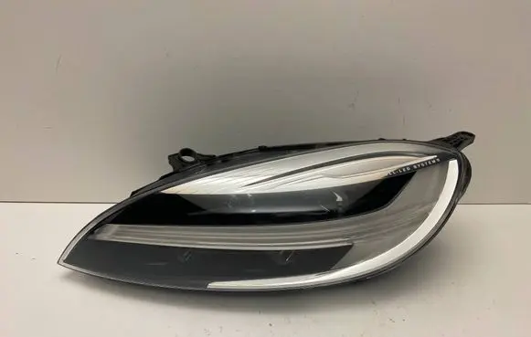 Volvo V40 Headlight/headlamp 32228483 107200457084 00000023938