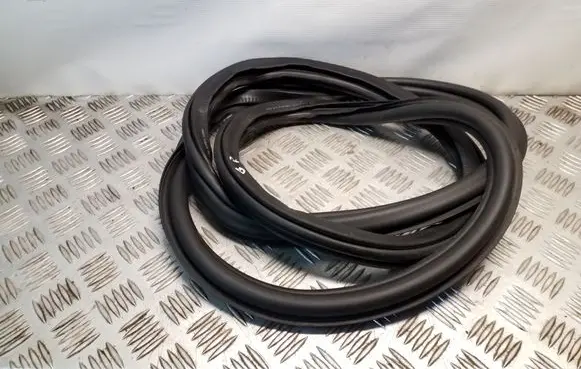 Audi A1 Rear door rubber seal (on body) 8X4833722B