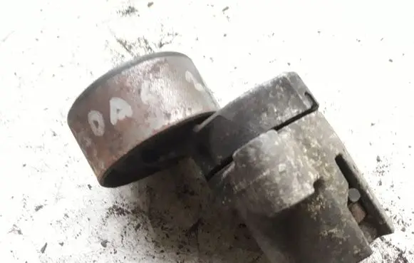 Mazda 5 Generator/alternator belt tensioner