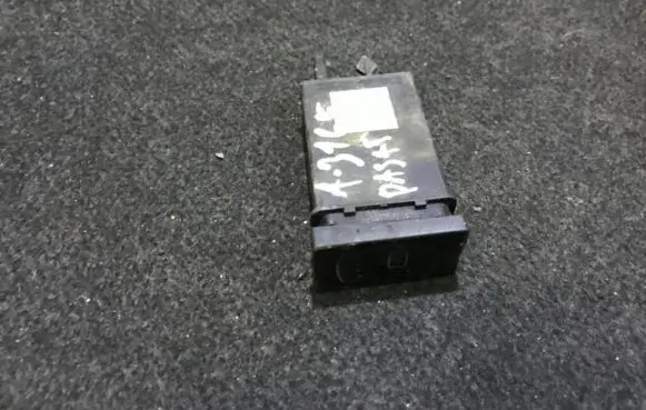 Volkswagen PASSAT B5 Windscreen/window heater switch 3b0959621b