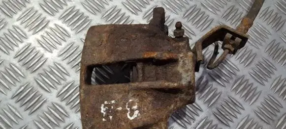 Volkswagen PASSAT B3 Front brake caliper
