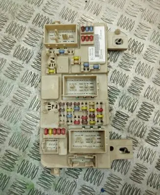 Ford Focus C-MAX Fuse module 8M5T14014 8079022 F0661C