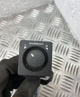 Land Rover Freelander Wing mirror switch AMR2498