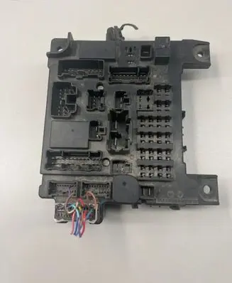 Citroen C4 Aircross Fuse module 8637A646 5333027317 L8637001S